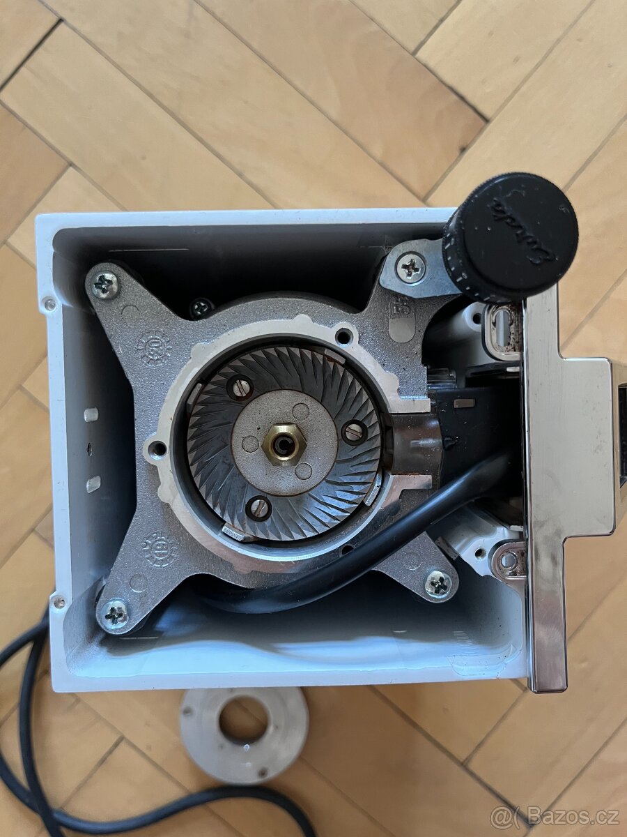 elektrický mlýnek Eureka Mignon Brew Pro - 4