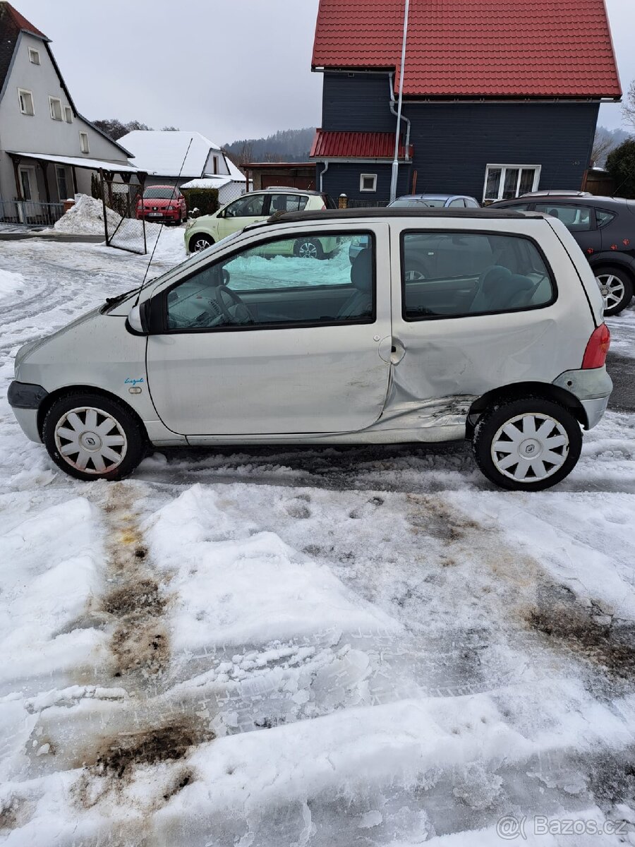Renault Twingo 1.2 i 43kW - 4