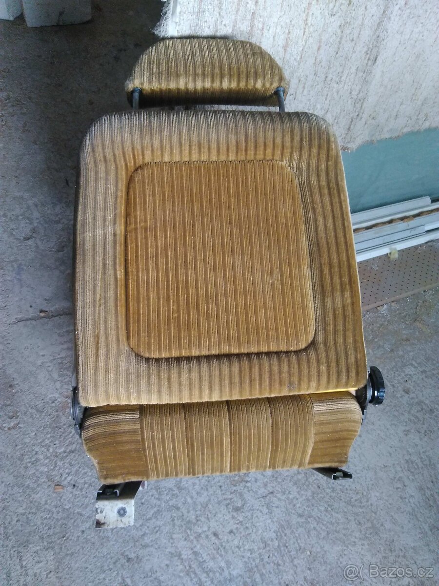 Sedačky Tatra 613 - 4