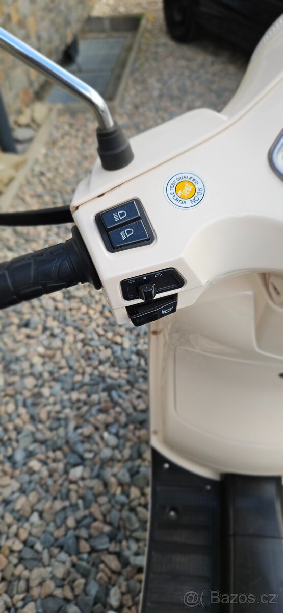 Vespa (Capirelli Roma 125 ) - 4