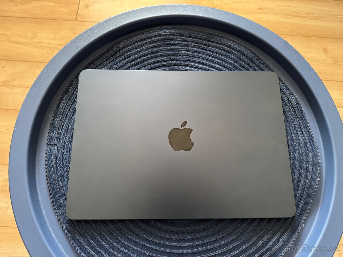 MacBook Air M3 13.6" 2024 - 4
