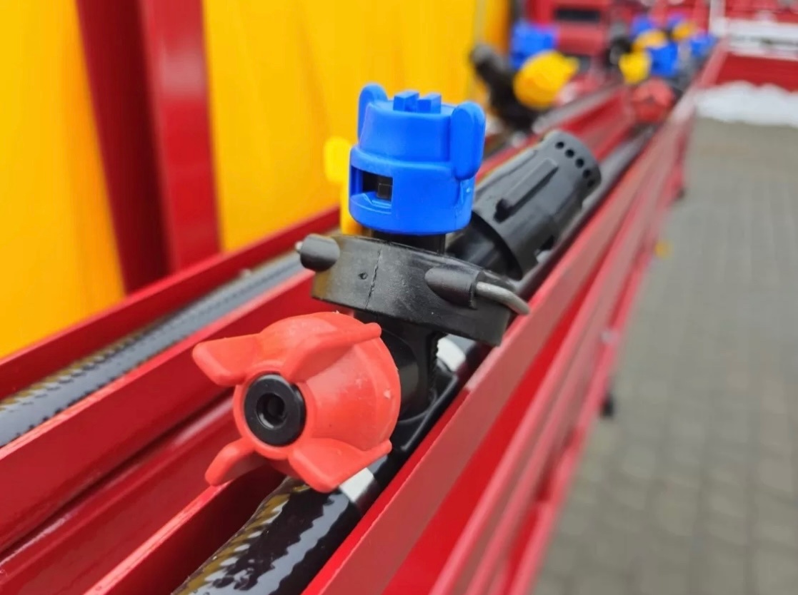 Postřikovač na traktor Strumyk - 4