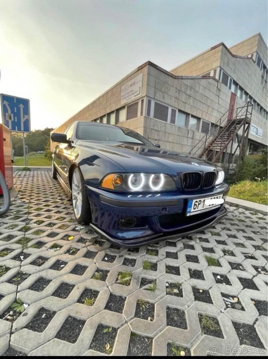 Lipo pod nárazník na BMW E39 - Černý Lesk - 4