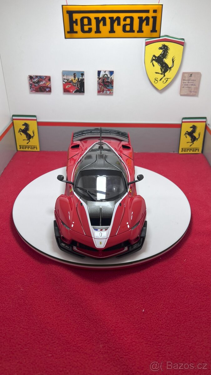 Ferrari FXX-K EVO 1:18 Bburago Signature - 4