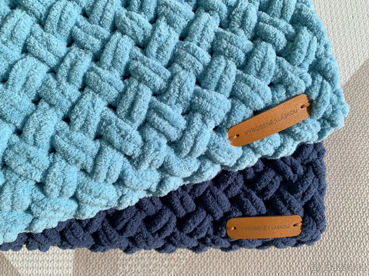 Dětská nepadací puffy deka na sportovní kočárek světle modrá - 4