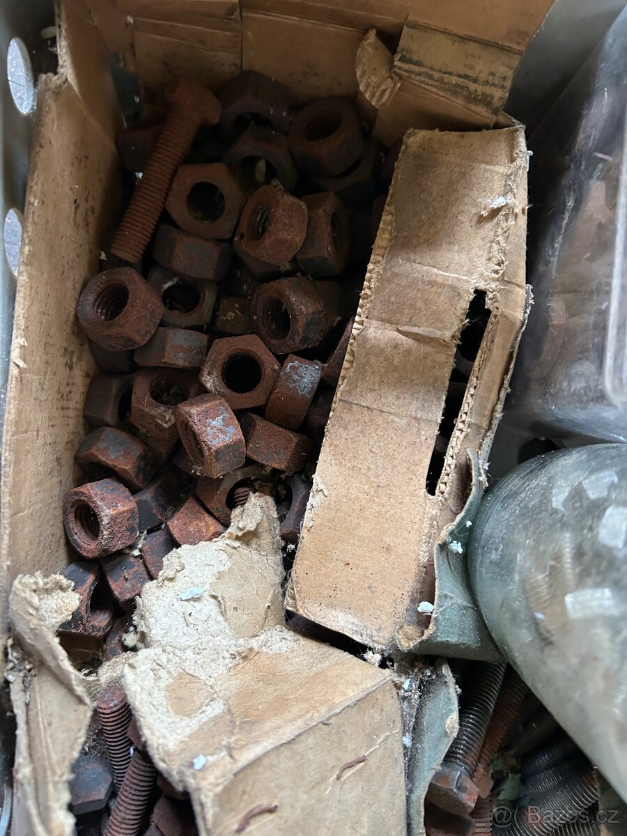 Spojovací materiál - 4