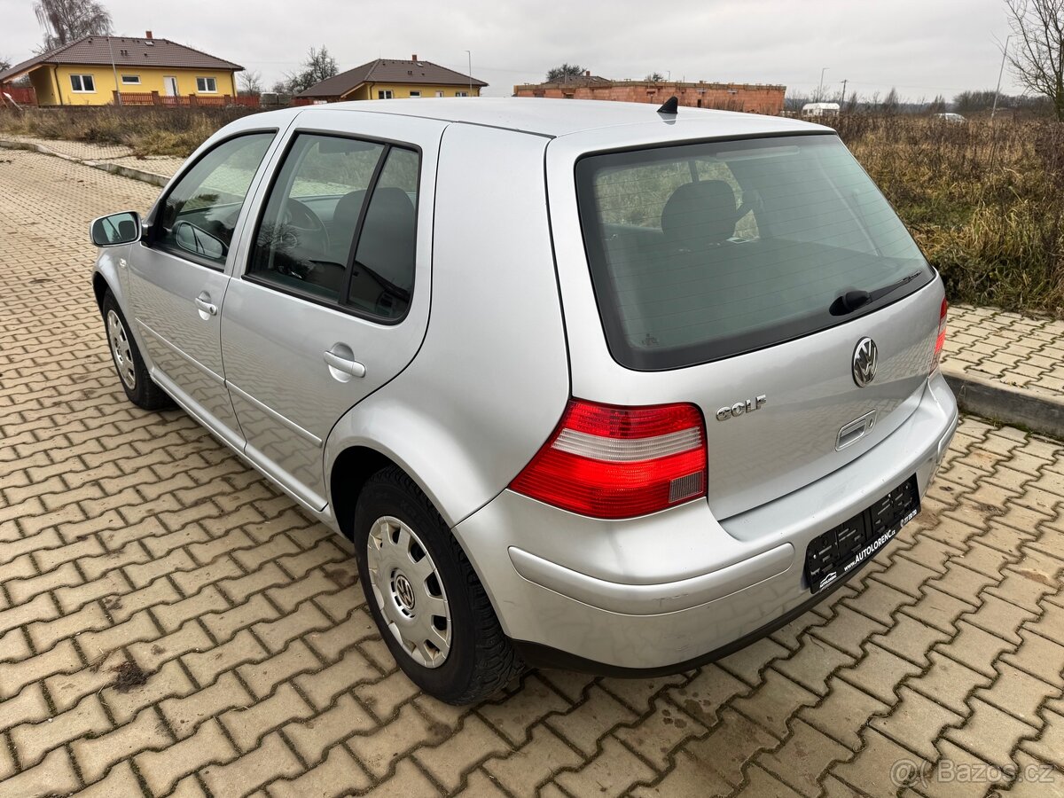 Volkswagen Golf IV 1.6i 77Kw Speciál - 4