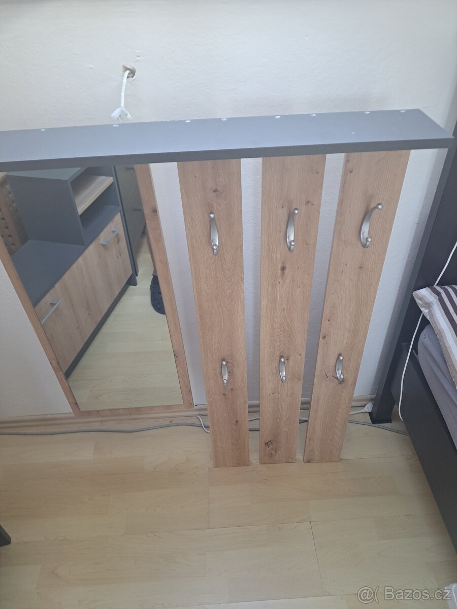 Botník a věšák se zrcadlem - 4