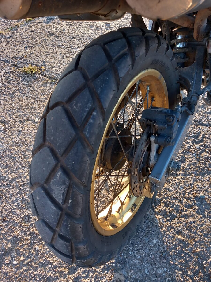 Honda Dominator 650 - 4