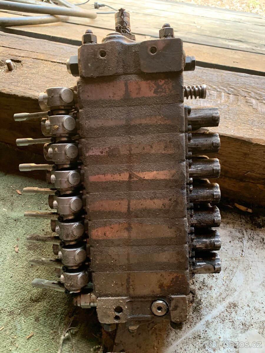 Hydraulicky rozvaděč - 4