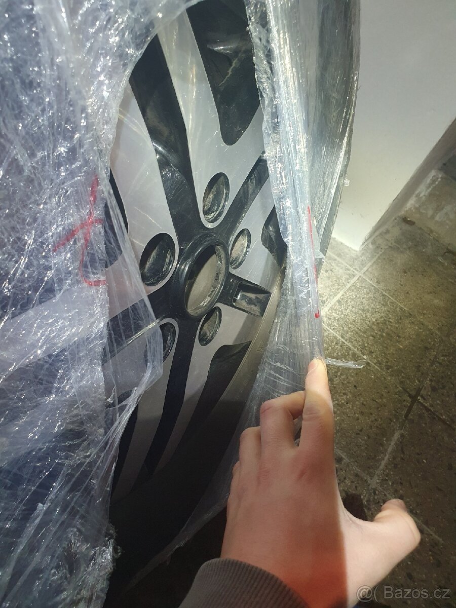 1ks originál alu disku Fiat 6Jx16" ET68 5x130 - 4