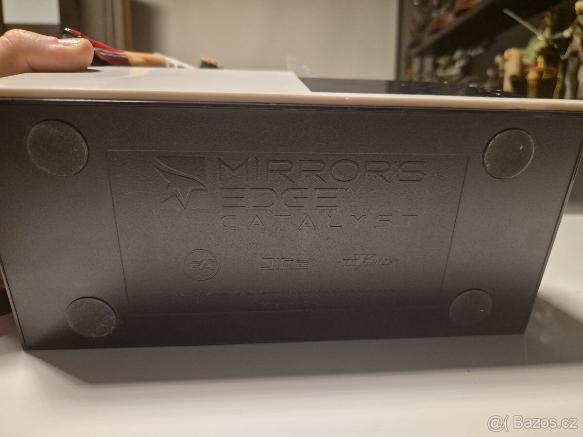 MIRRORS EDGE - CATALYST EDITION PS4 bez hry a steelbooku - 4