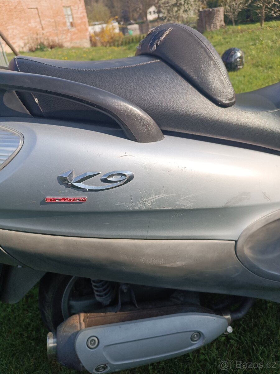 Piaggio 125 X9 Evolution - 4