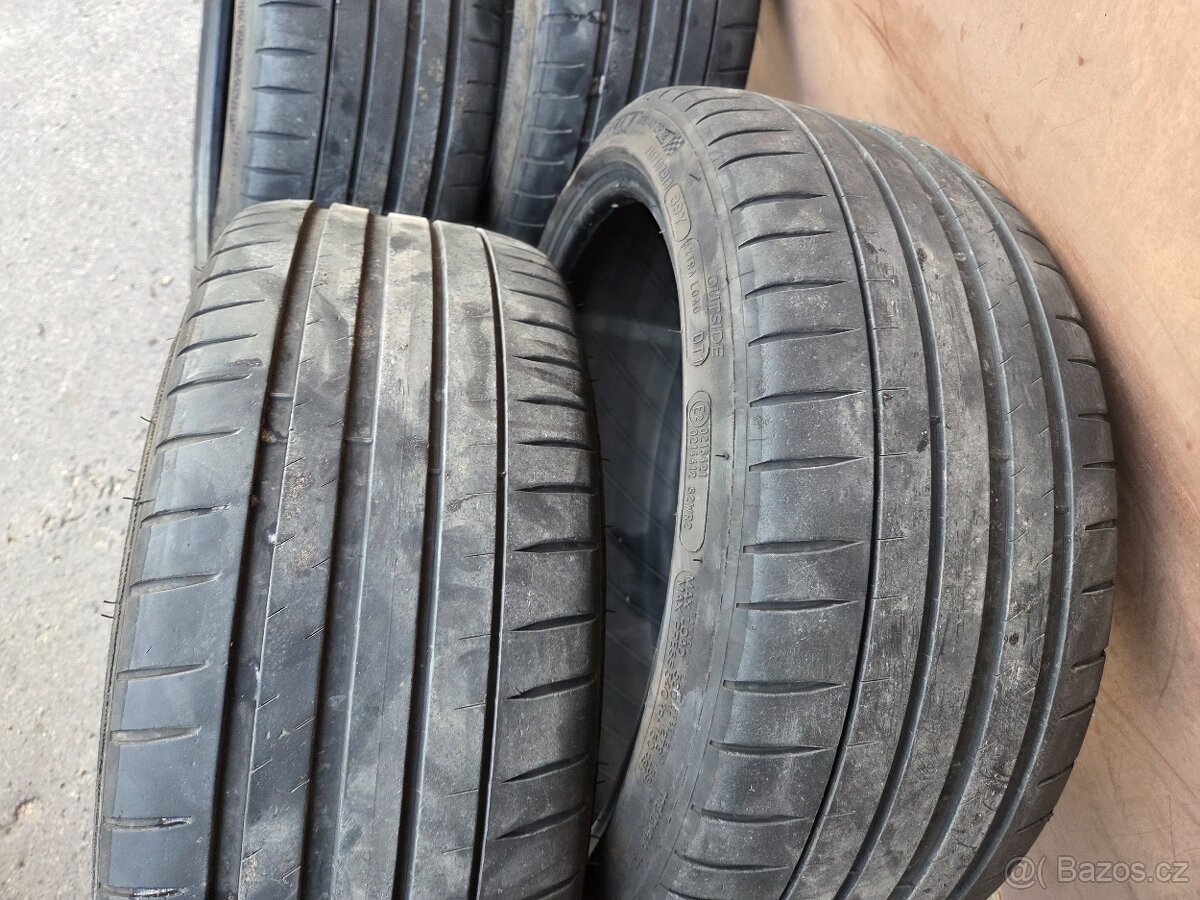 Pneu letní 215/40 R18. - 4