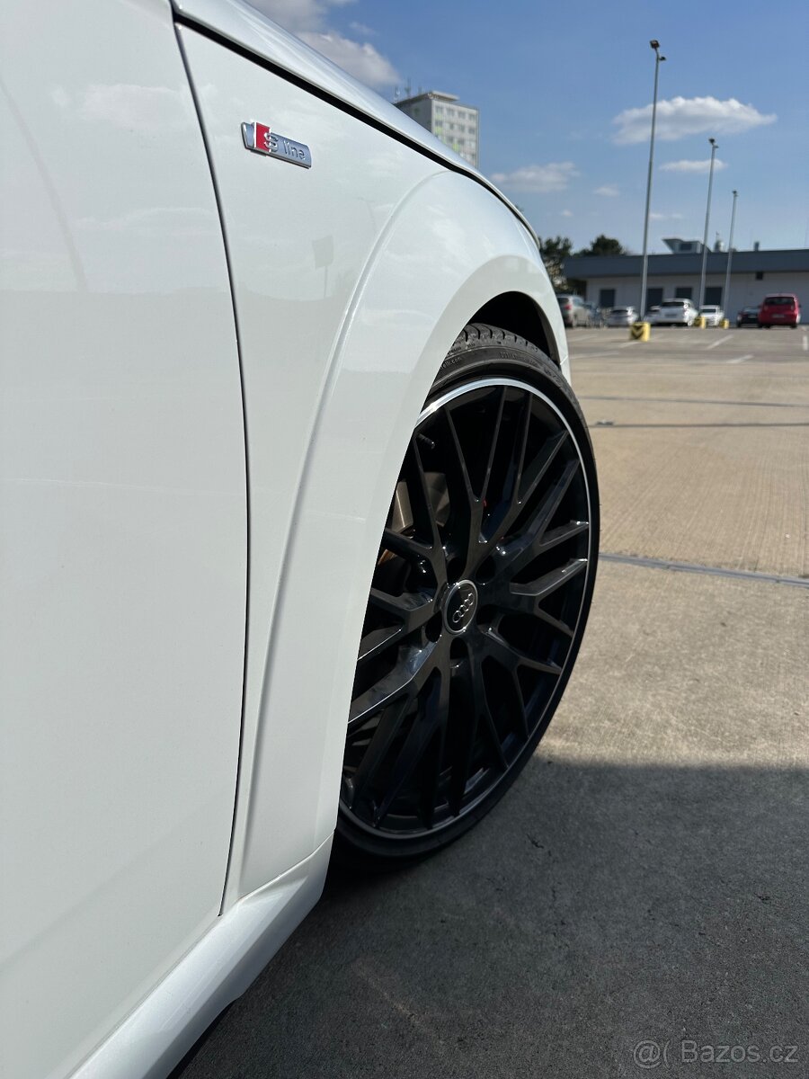 Audi TT 40 TFSI S-line + Competition - 4