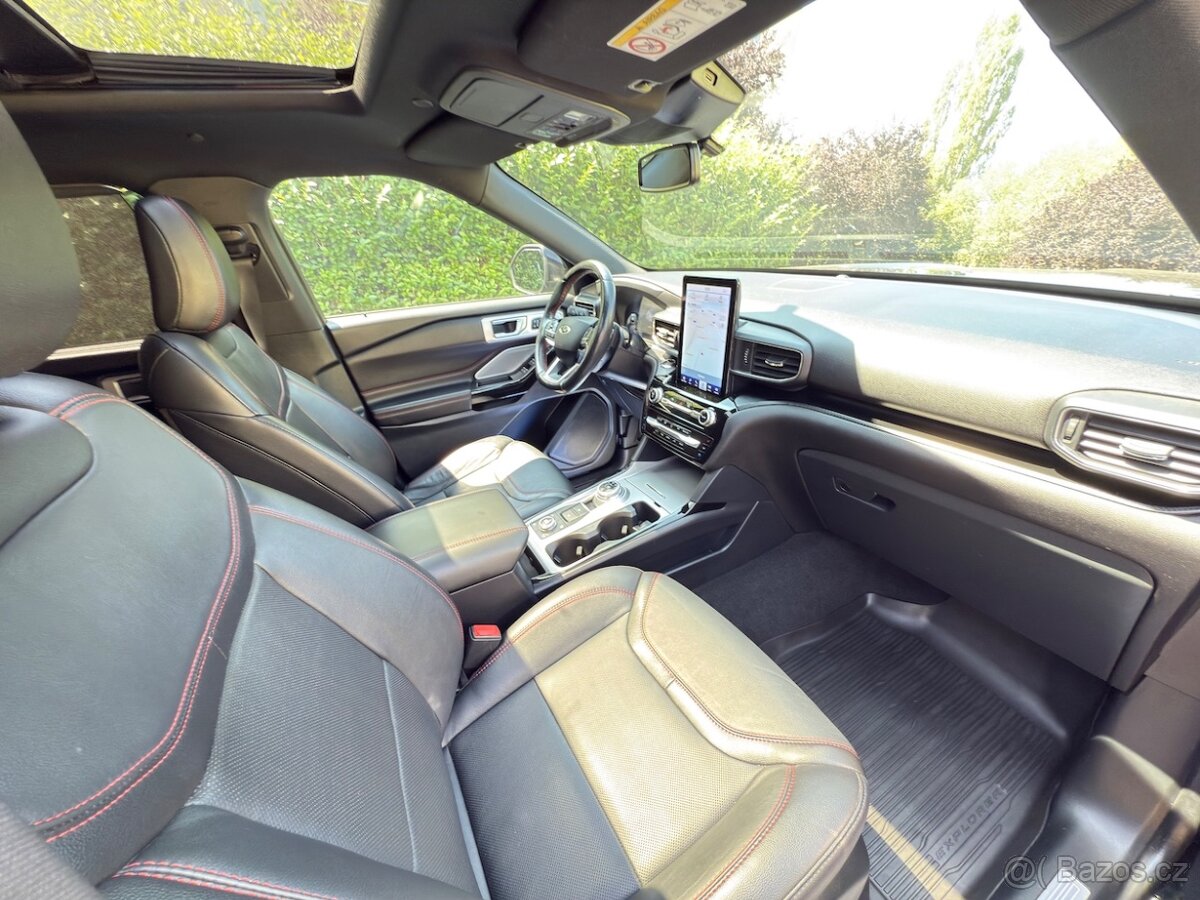 FORD EXPLORER 3.0 V6 457PS 7-míst Hybrid ST-LINE ČR 2022 - 4