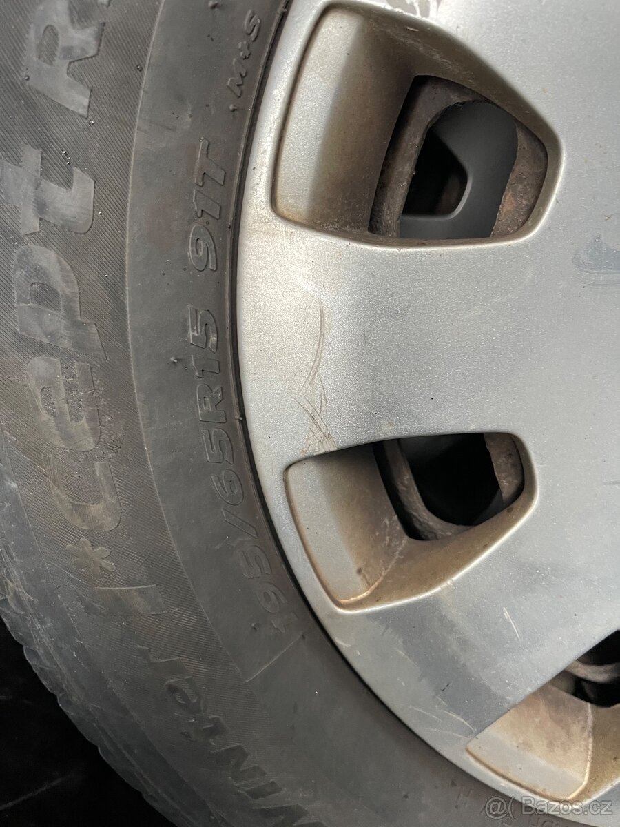 Prodam plechove disky Octavia 195/65R15 Hankook - 4