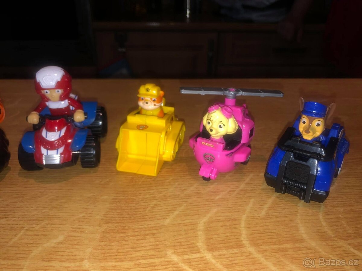 Sada pohyblivých figurek se setrvačníkem Tlapkova patrola - 4