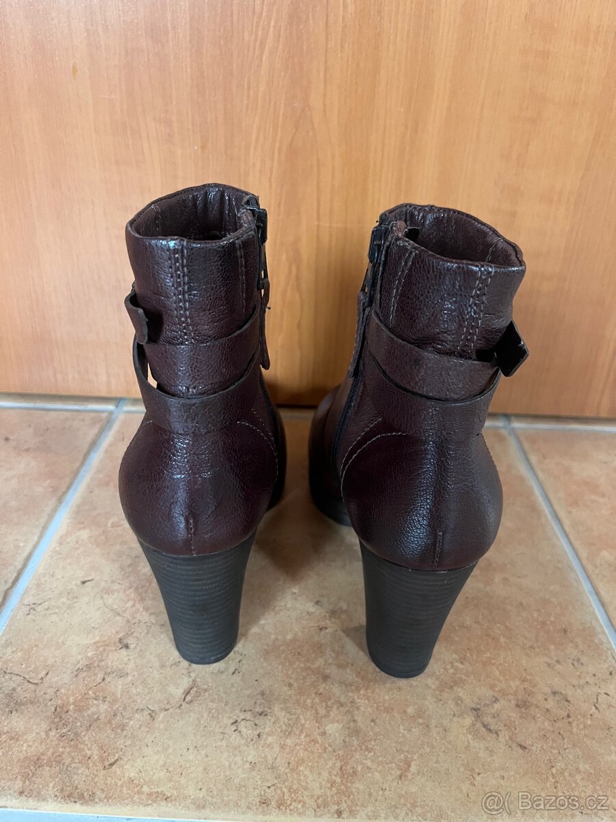 Kotníčkové kožené boty Baťa vel. 37 - 4