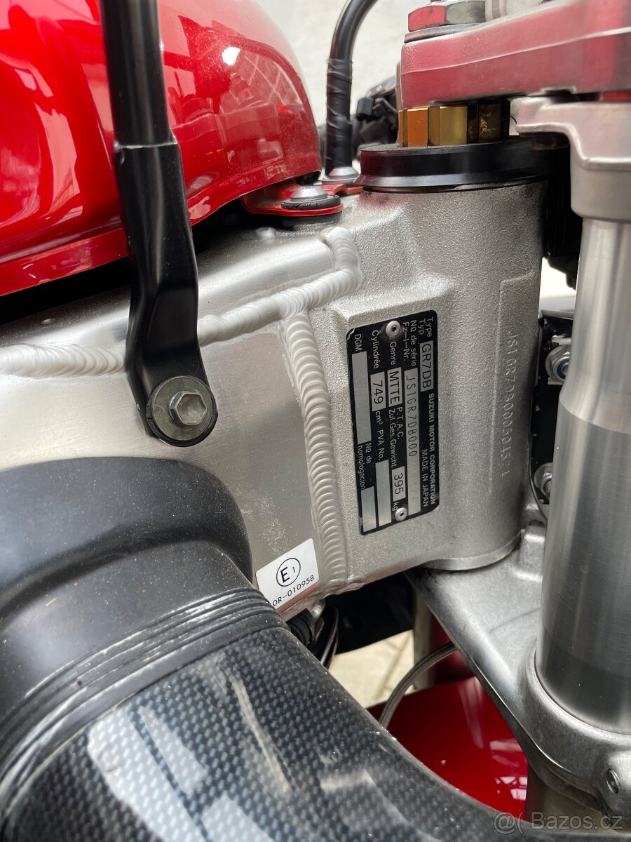 Suzuki GSX-R 750 SRAD - 4