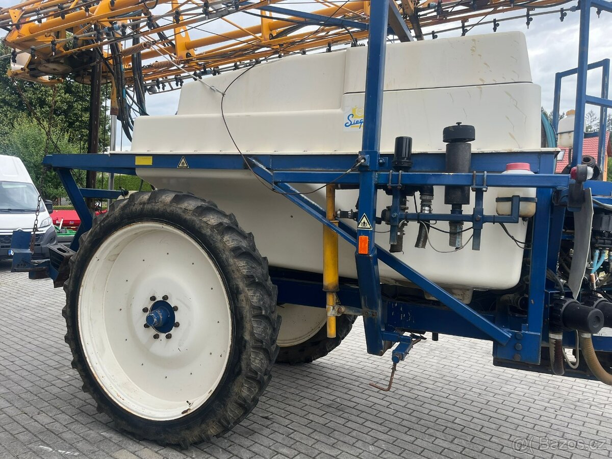 Tažený postřikovač SIEGER ( AgriFac) TSMR 3000 l , 24 m - 4