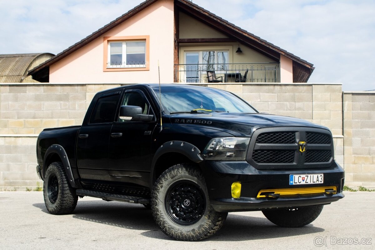 Dodge RAM 1500 5.7 HEMI /AJ NA SPLATKY/
