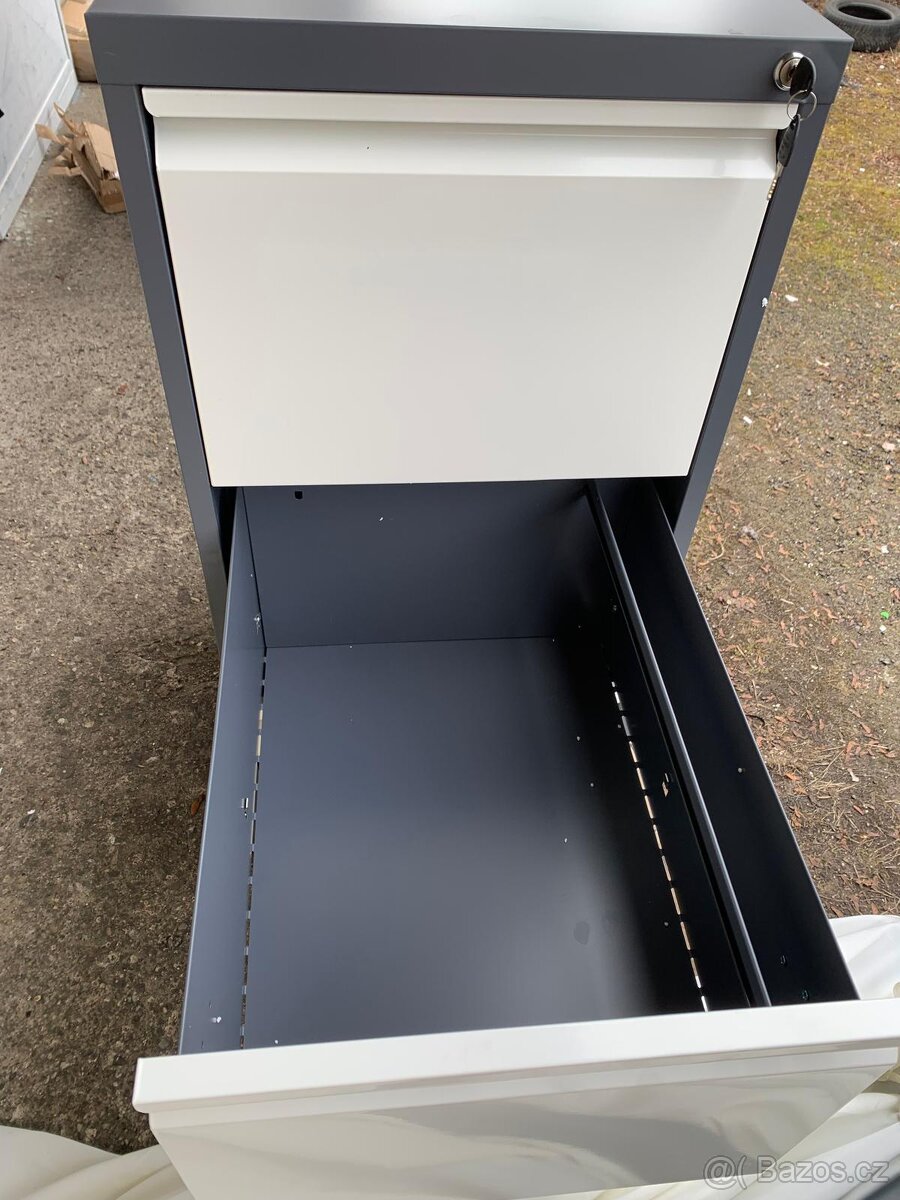 Nová uzamykatelná kartotèka - 4