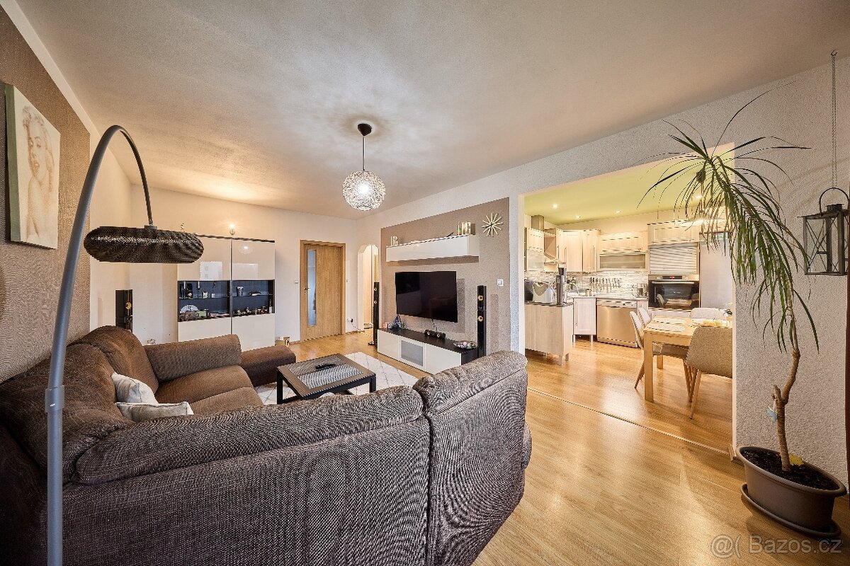 Prodej bytu 4+1 po kompletní rekonstrukci v Trutnově (Sněžen - 4