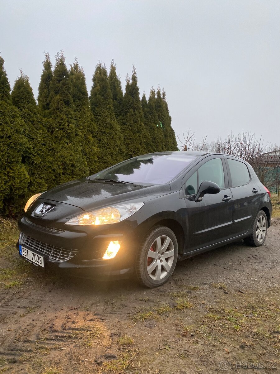 Peugeot 308 1.6i 110kw rok 2008 STK 05/26 v ČR jeden majitel - 4