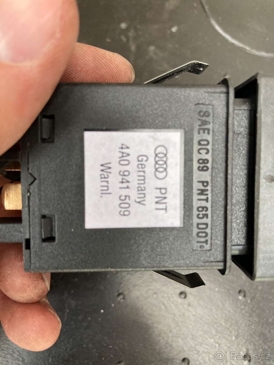 Spínač Audi 80 B4 - 4