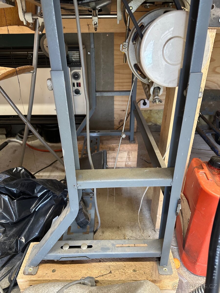 Profesionální šicí stroj SEIKO - 4