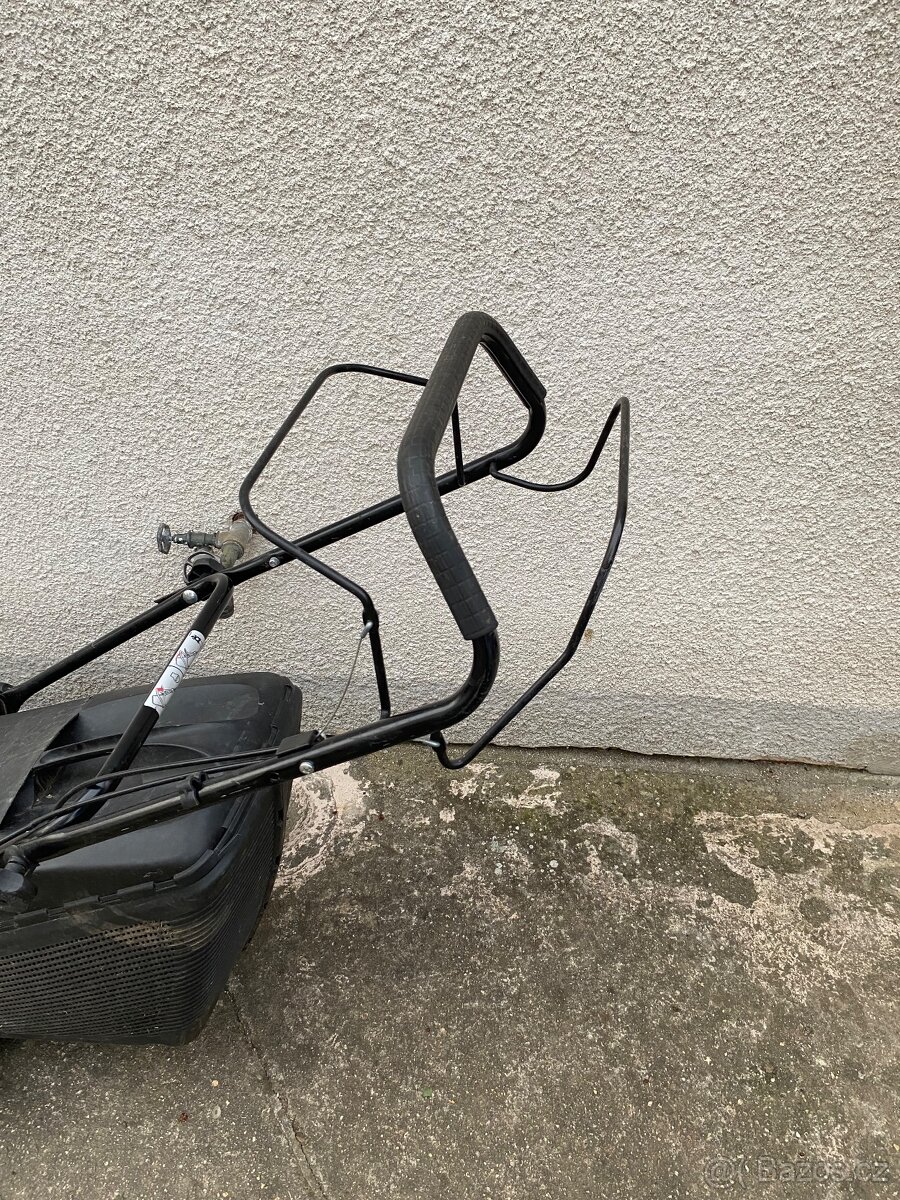 Zahradní sekačka s pojezdem - 4