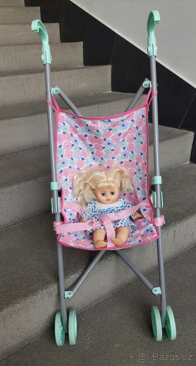 Kočárek s mrkací panenkou - 4