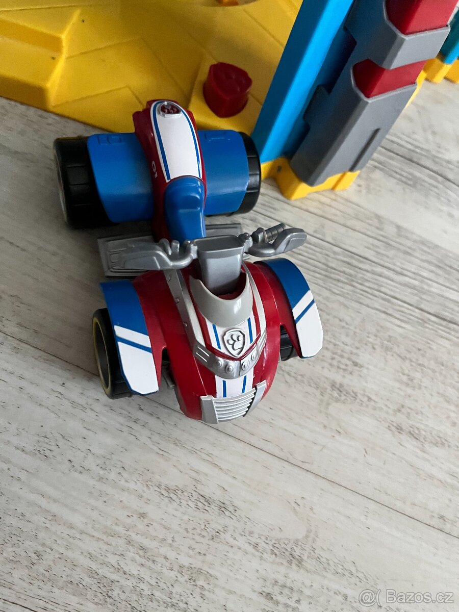 věž tlapková patrola - 4