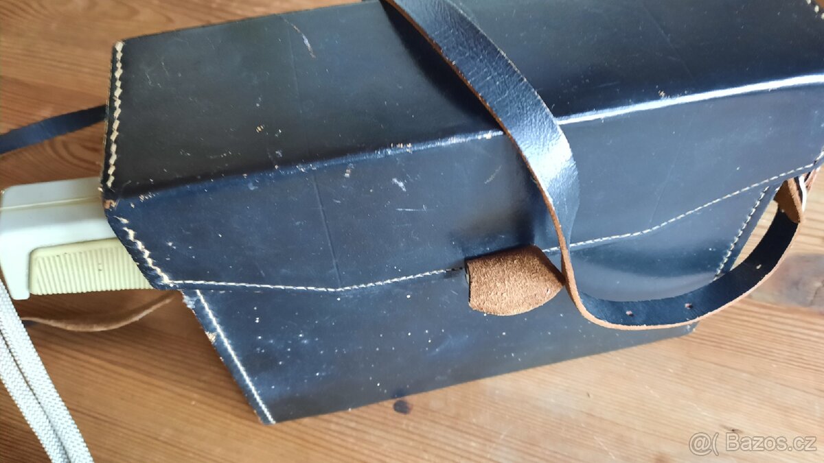 Retro mechanická kamera. - 4