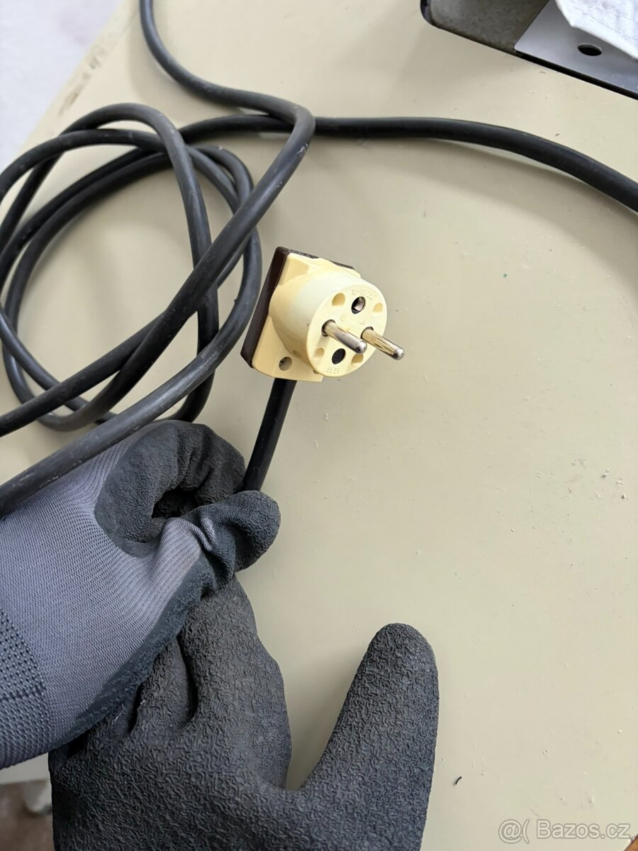 Průmyslový šicí stroj JUKI DDL-5550-6 - 4