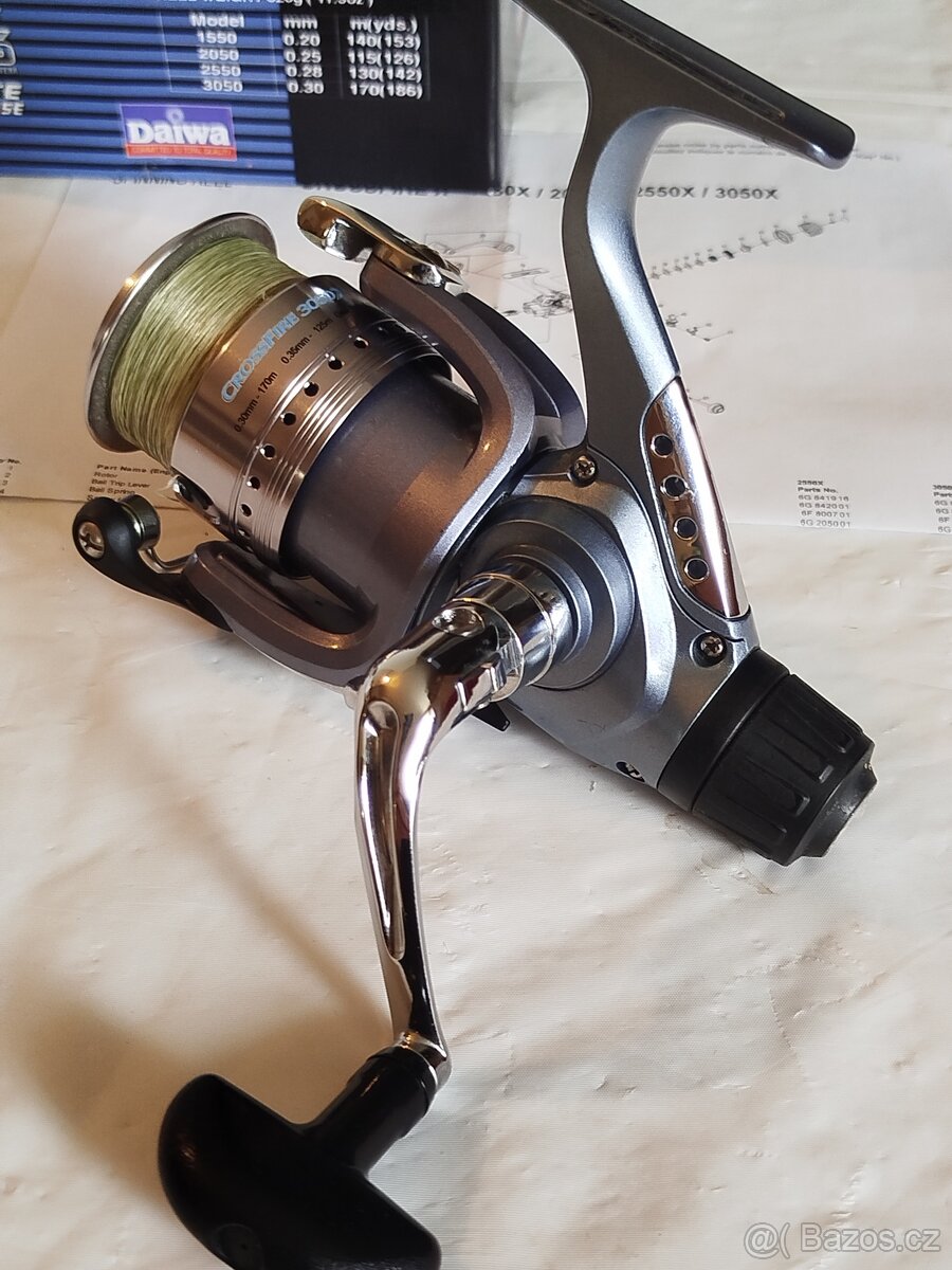 RYBÁŘSKÝ NAVIJÁK DAIWA CROSSFIRE 3050X - 4