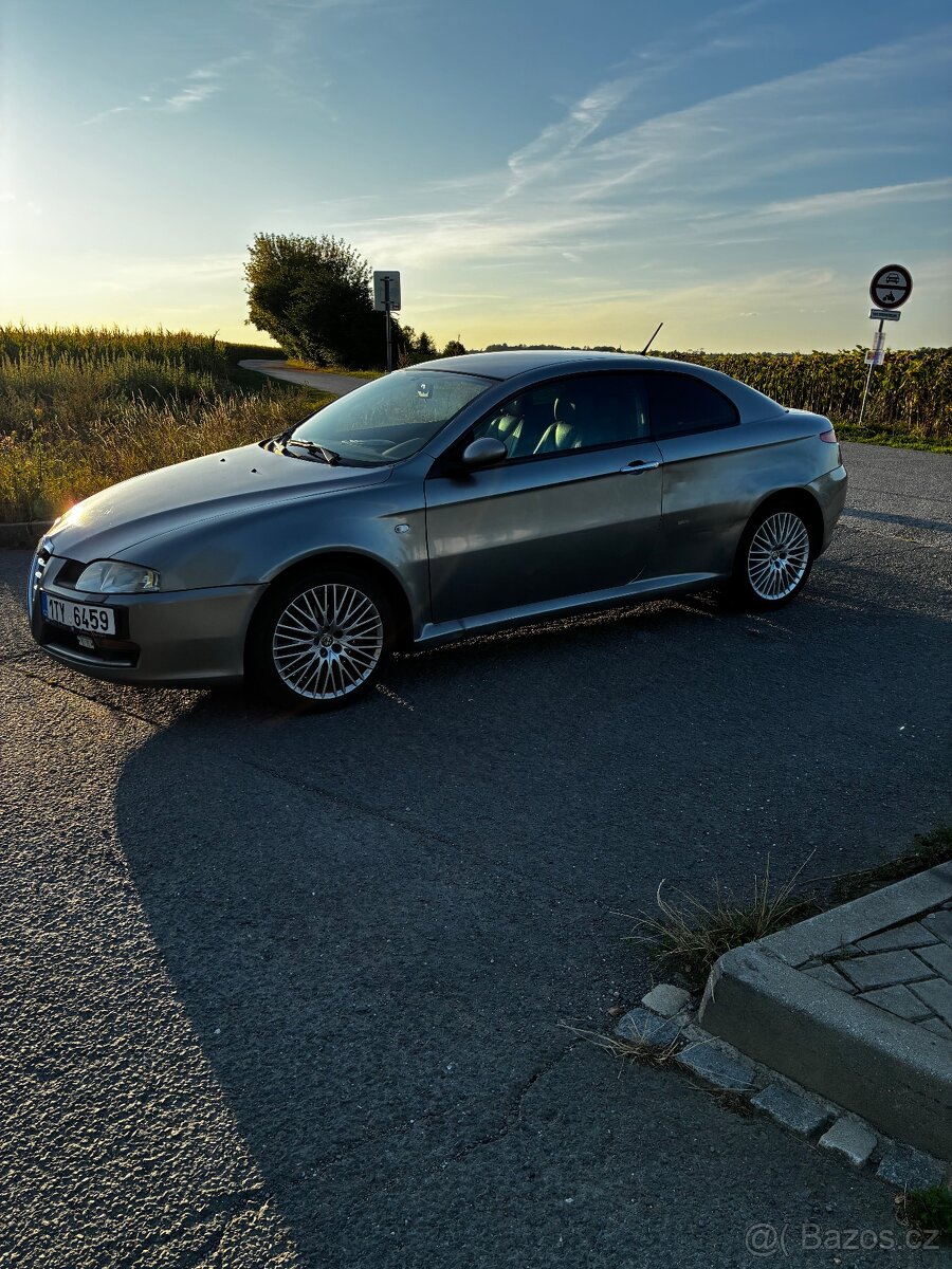 Alfa Romeo GT 1.9 JTD - 4