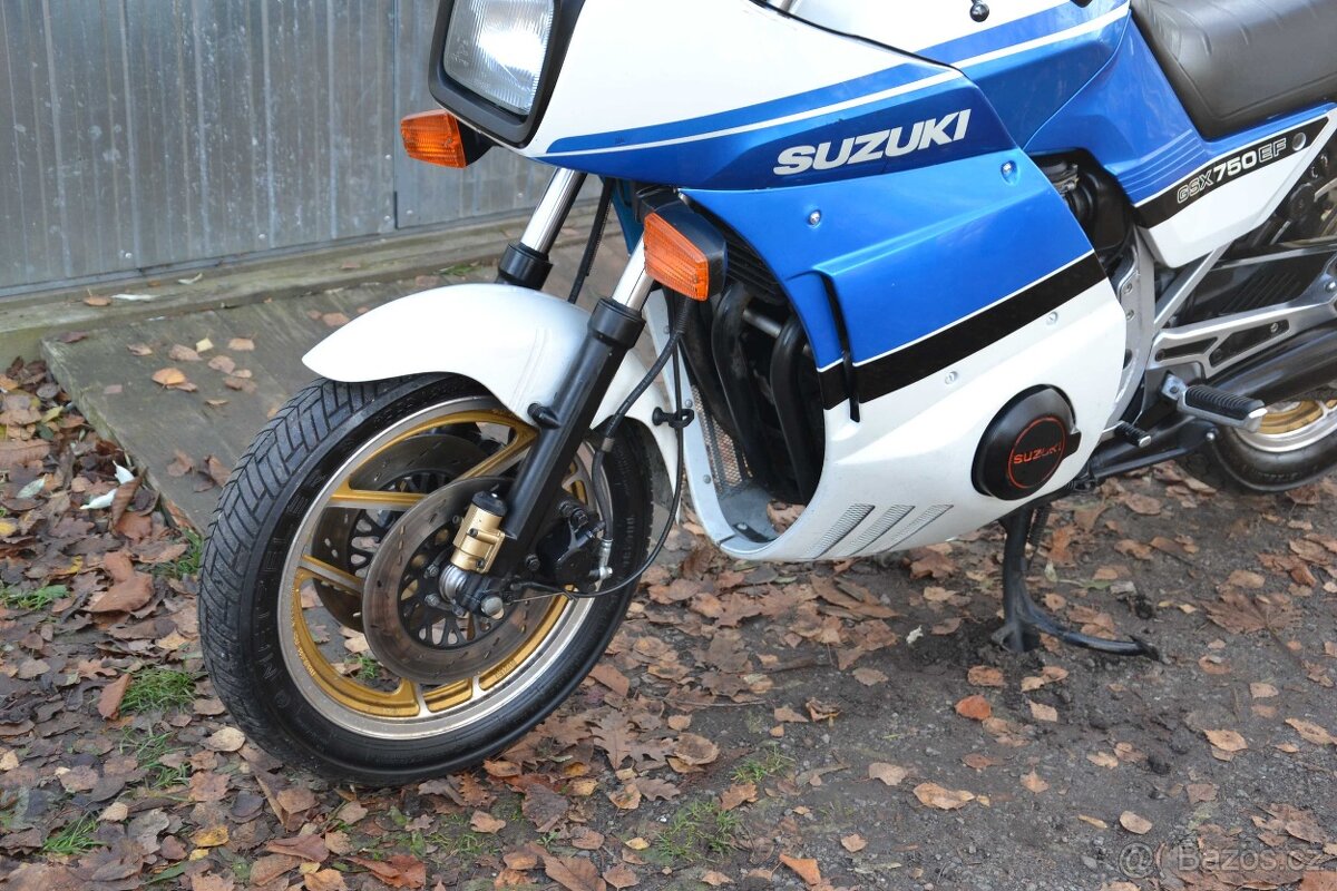 Suzuki GSX 750EF ( GR72A ) - 4
