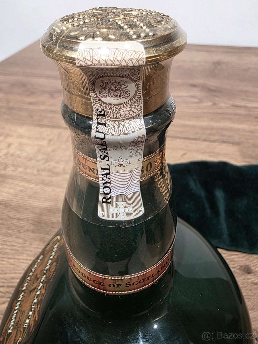 Chivas Regal Royal Salute 21y Emerald flacon (zelená) - 4