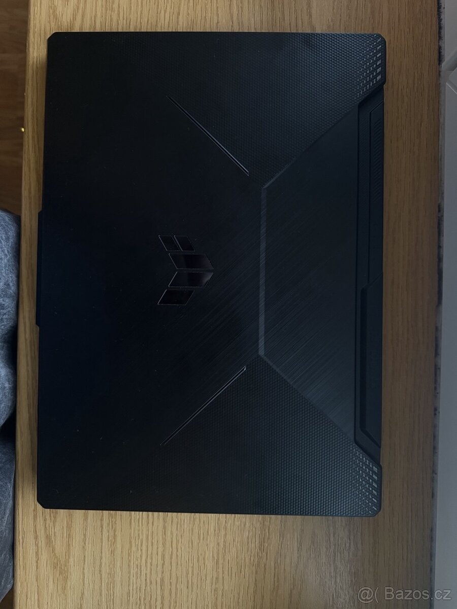 Prodám herní notebook na ND Asus TUF Gaming FX506H - 4