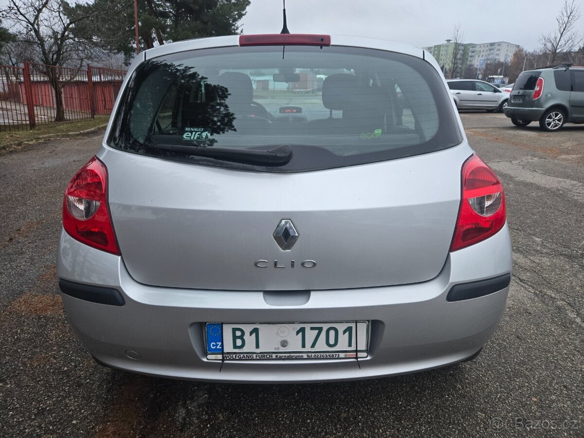 RENAULT CLIO 1,5 DCI - 4