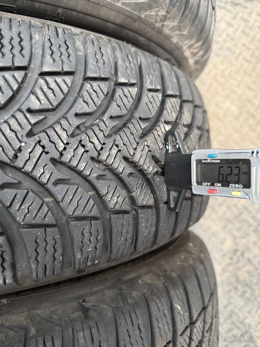 185/60/15 - Michelin zimní sada pneu - 4