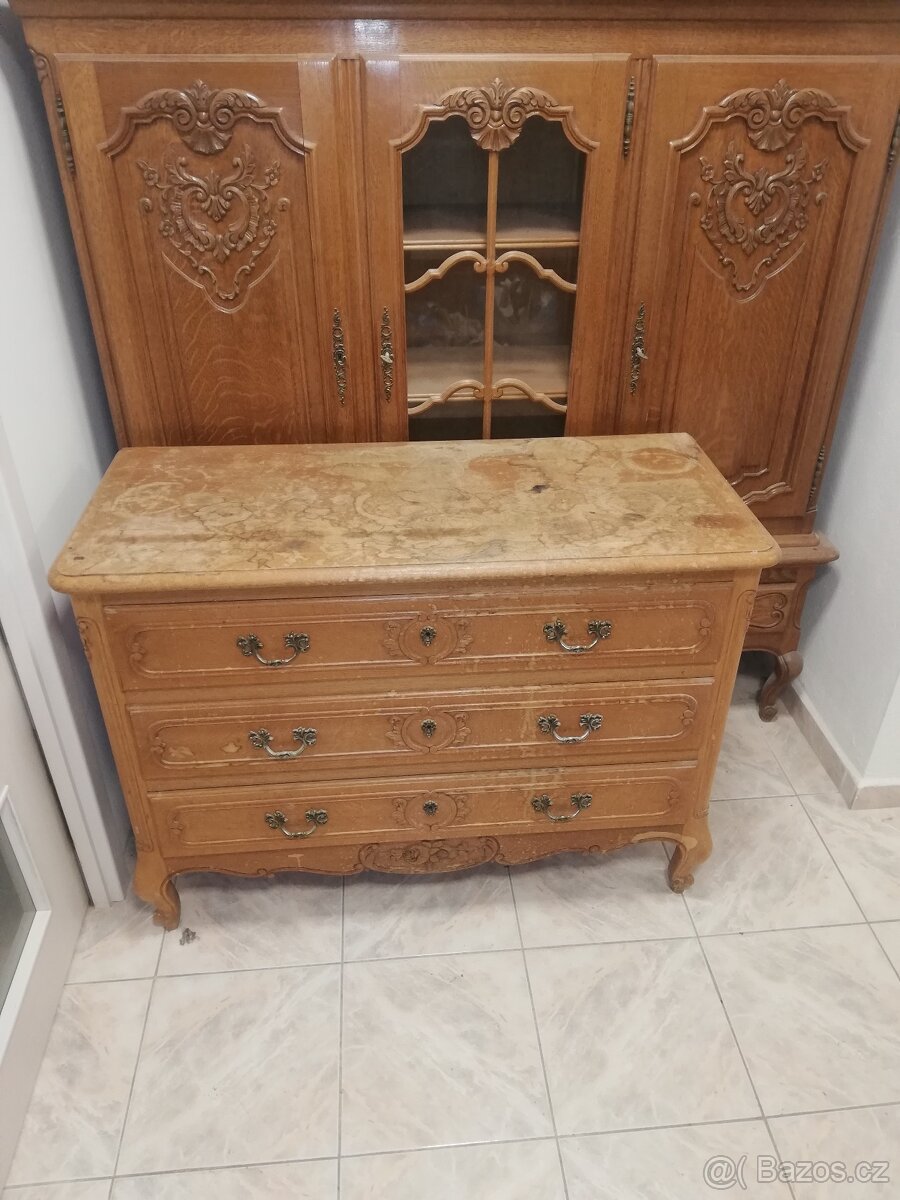 Prosklené skříně - 4