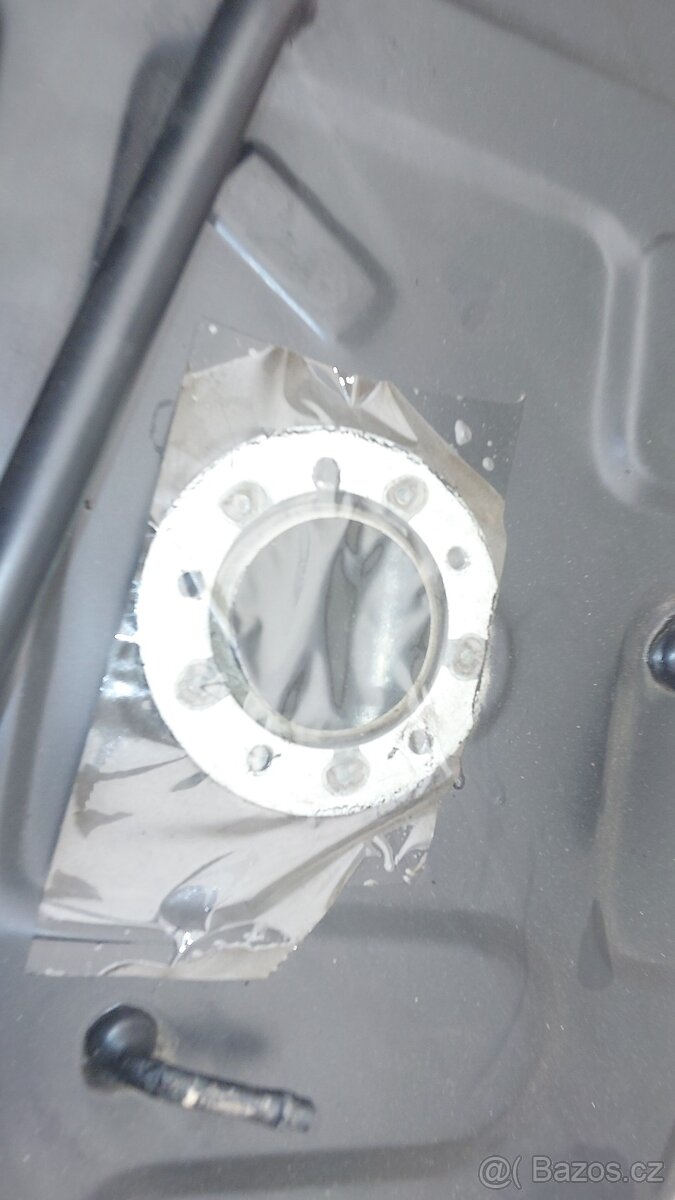 Suzuki Samurai – Nádrž paliva - 4