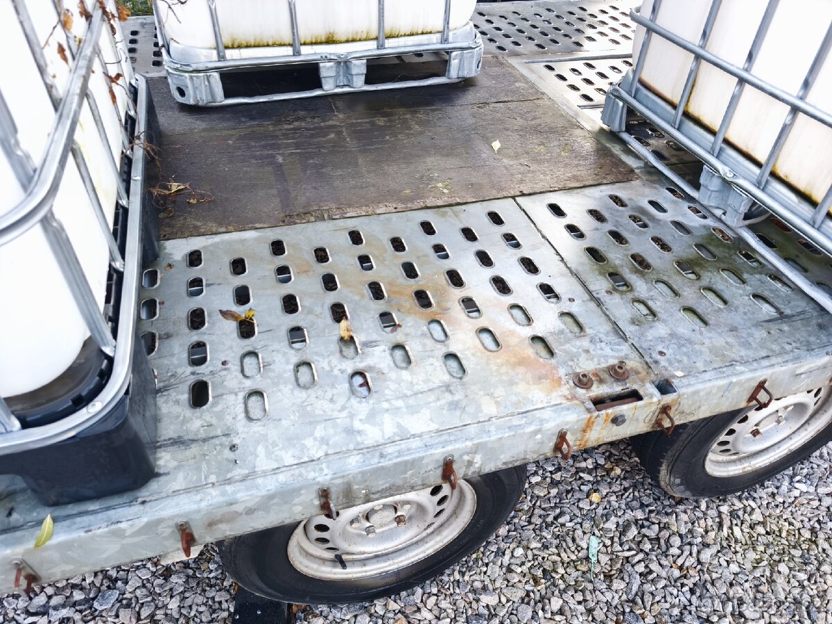 Vlek brzděný 5x2 metry 2500 kg - 4