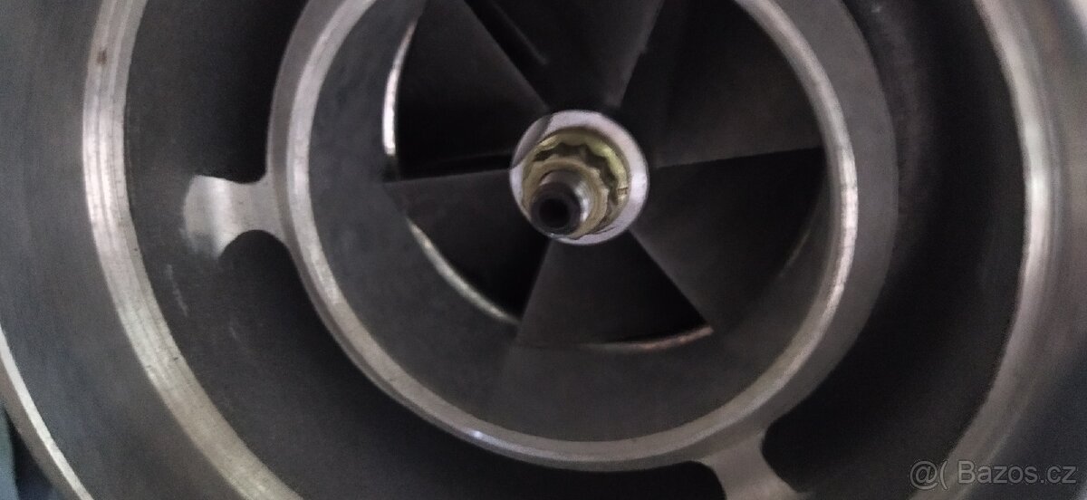 Turbo holset HX40W - 4