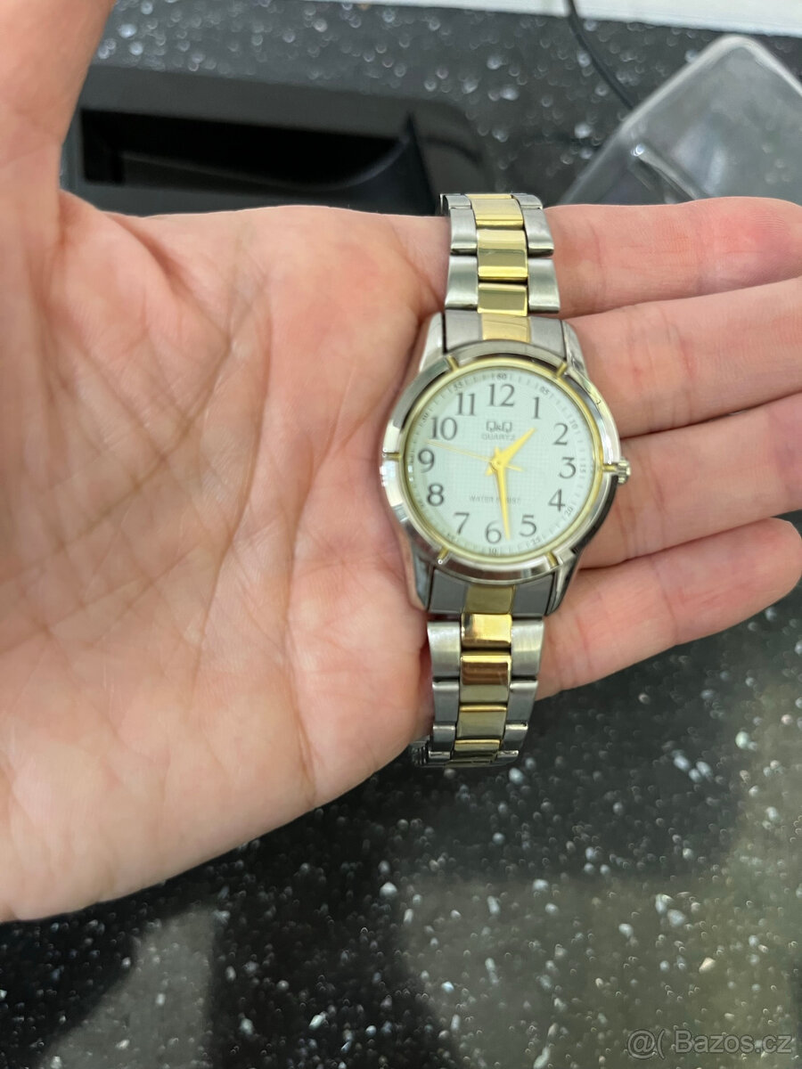 Dámské náramkové hodinky - 4