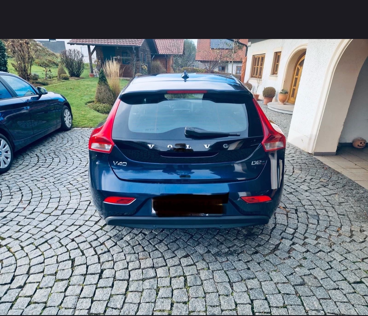 Volvo v40 D2 - 4