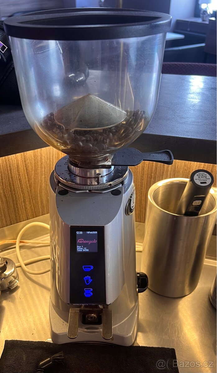 Kávovar profi dvoupákový SAN Marco - 4